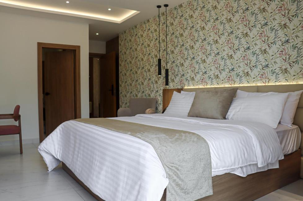Noea Hotel Pinas Dış mekan fotoğraf
